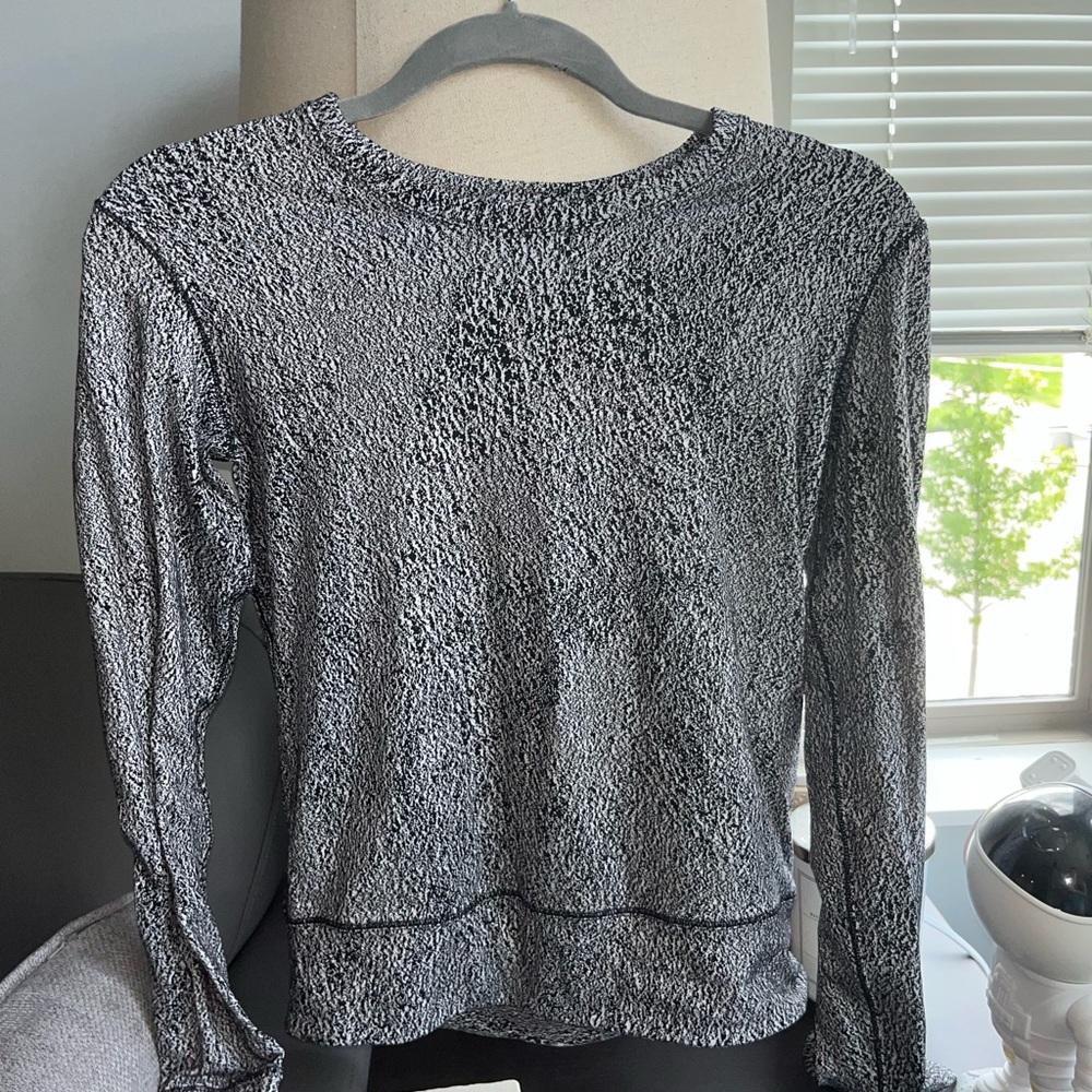 Grey Lululemon top